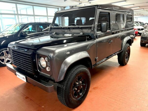 Land Rover  Defender 110 2.5 Td5 3 Pt. *Custom Made*