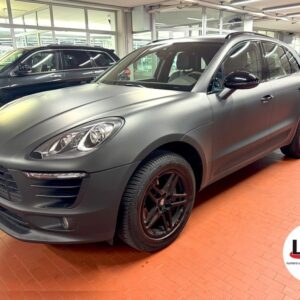 Porsche  Macan 2.0 Auto. *Matt Black*