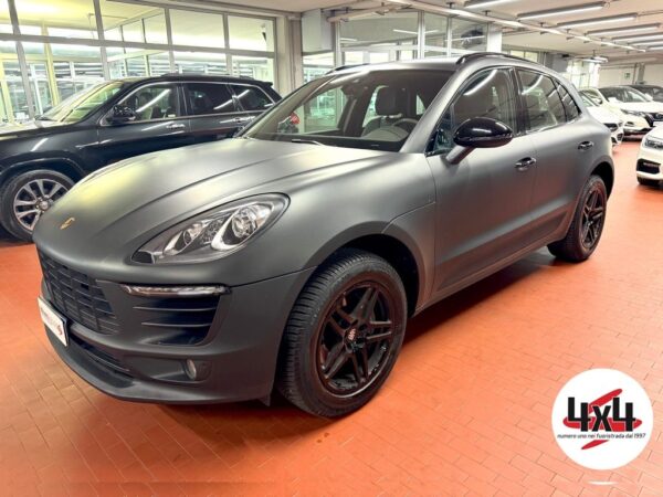 Porsche  Macan 2.0 Auto. *Matt Black*