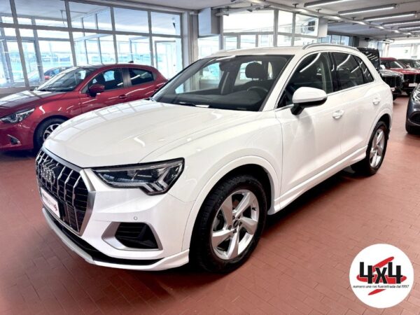 Audi  Q3 35 TFSI MHEV S-Tronic Business Advanced