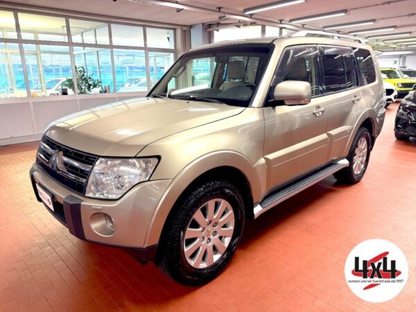 Mitsubishi  Pajero 3.8 V6 Auto. 5 Pt. Instyle *GPL*