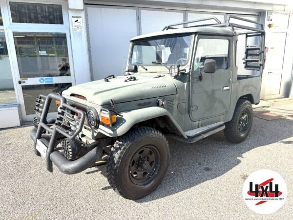 Toyota  Land Cruiser BJ40 3.0 Diesel Pick-Up 4 Wheel-Drive